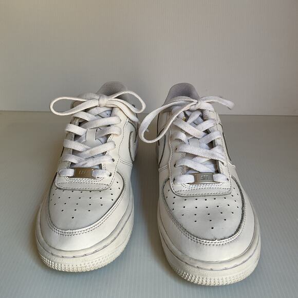 Nike Air Force 1 Sneakers Youth 5.5Y Women's 7  Low White Casual - Picture 4 of 9